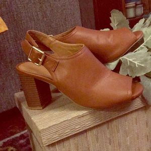 Open toed, chunky heal ankle boot